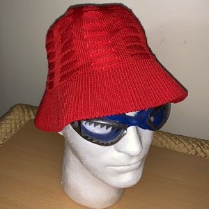 City Hunter Women’s Red Woven Dome Bucket Hat